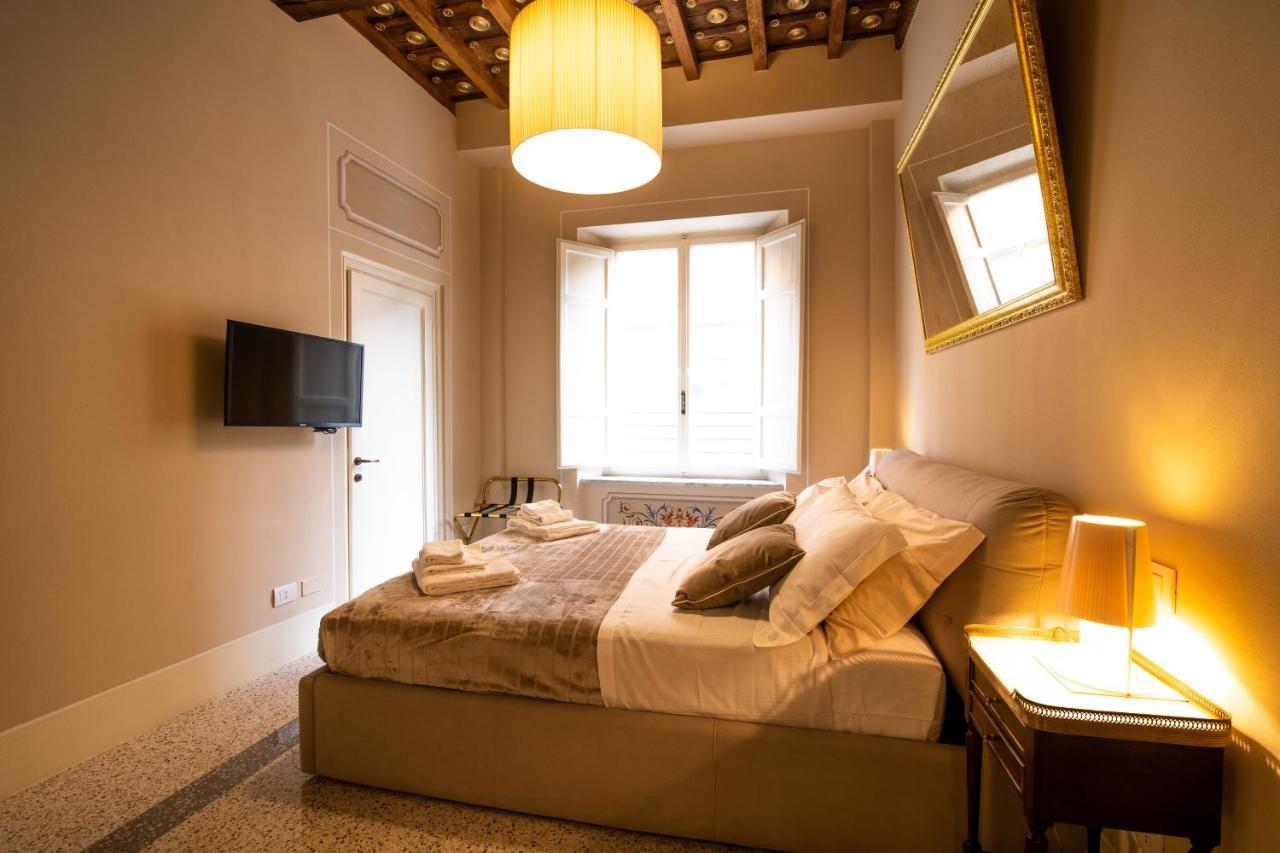Noble Floor - Luxury Apartment Lucca Buitenkant foto