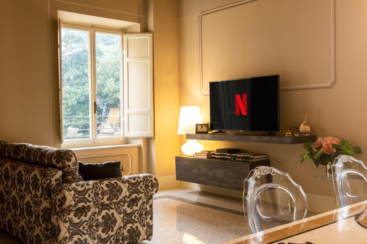 Noble Floor - Luxury Apartment Lucca Buitenkant foto