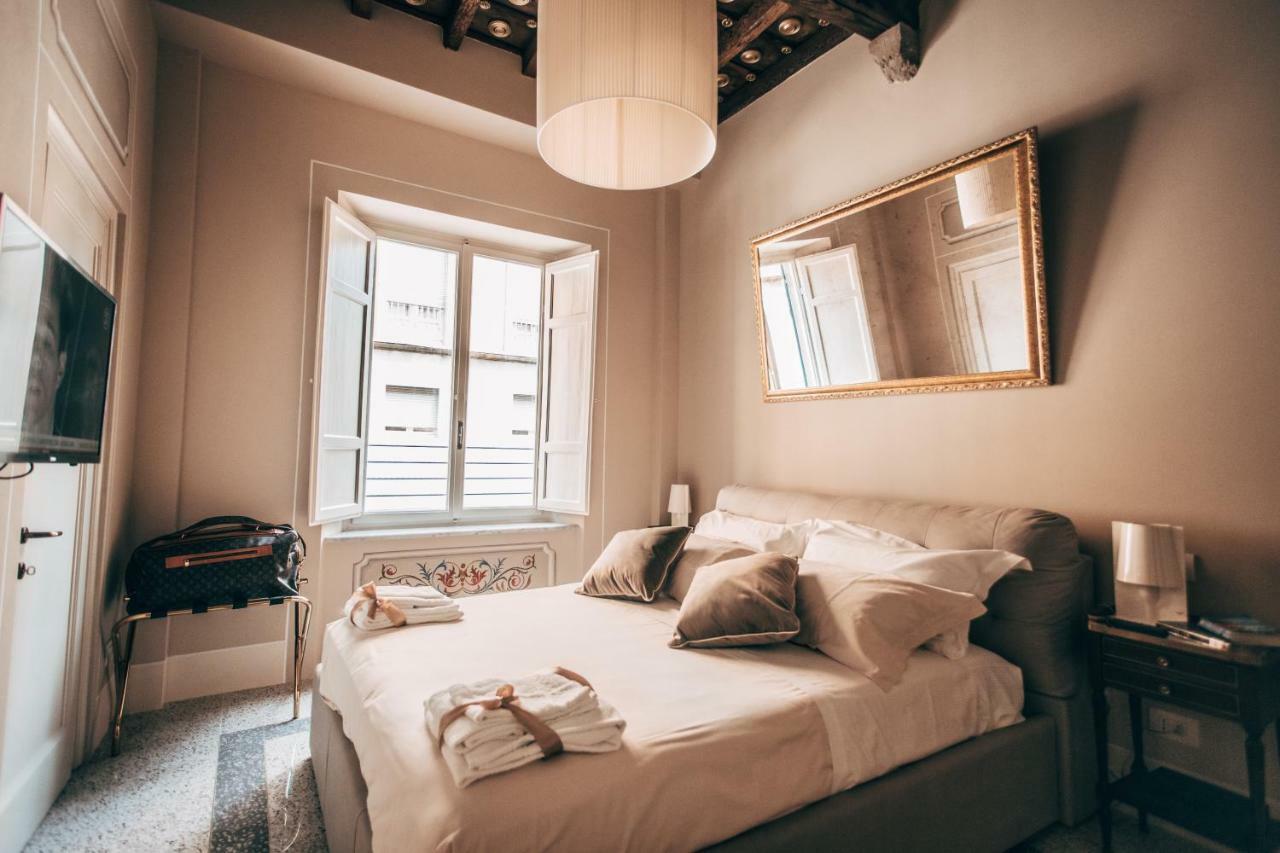 Noble Floor - Luxury Apartment Lucca Buitenkant foto