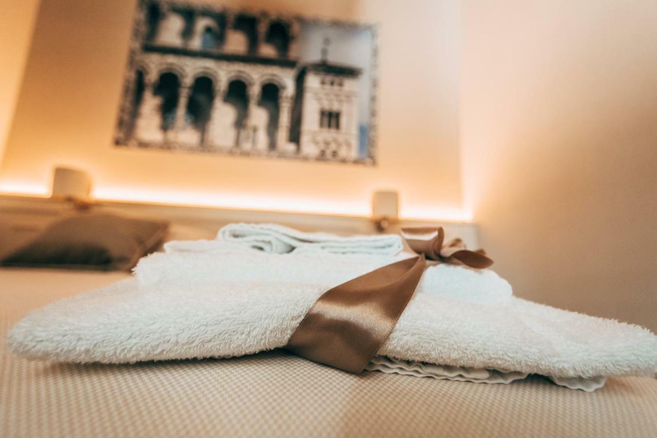 Noble Floor - Luxury Apartment Lucca Buitenkant foto